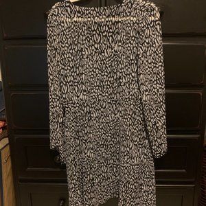 Black and white patterned Large dress, Erin Blair, bat-winged sleeves
